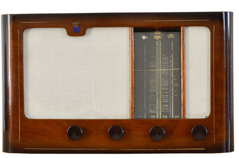 Radio ancienne Manora 1942 restaurée et connectée en Bluetooth par Charlestine