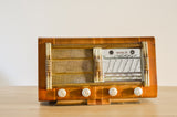 Radio Bluetooth "CFAR - Bayard-51" des années 1951 restaurée à la main par Charlestine photo de face.