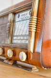 Radio Bluetooth "CFAR - Bayard-51" des années 1951 restaurée à la main par Charlestine photo vu de bas.