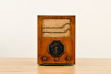 Radio Bluetooth "ARIANE E58" des années 1935 restaurée à la main par Charlestine photo de face.
