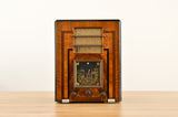 Radio Bluetooth "RSE" des années 1935 restaurée à la main par Charlestine photo vu de face.