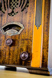 Radio Bluetooth "SONORA F2" des années 1930 restaurée à la main par Charlestine photo du bas.