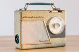 Radio Bluetooth "Radiola Superstor" des années 1957 restaurée à la main par Charlestine photo de face.