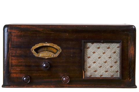 Radio ancienne Sonora F 1930 restaurée et connectée en Bluetooth par Charlestine